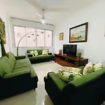 Apto De Um Dorm Centro Pitangueiras Guaruja