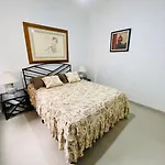 Apto De Um Dorm Centro Pitangueiras Guaruja